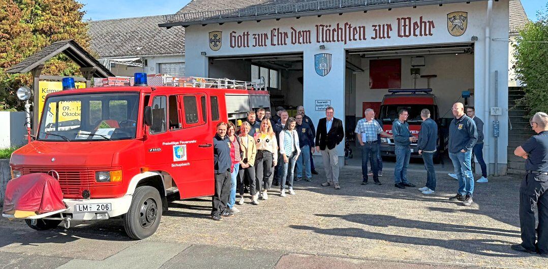 Auch in Schupbach wird deutlich: Es bedarf eines Neubaus des Feuerwehrhauses. In absehbarer Zeit wird zudem das mittlerweile 38 Jahre alte Feuerwehrfahrzeug durch ein neues ersetzt werden. Fotos: Peter Schäfer